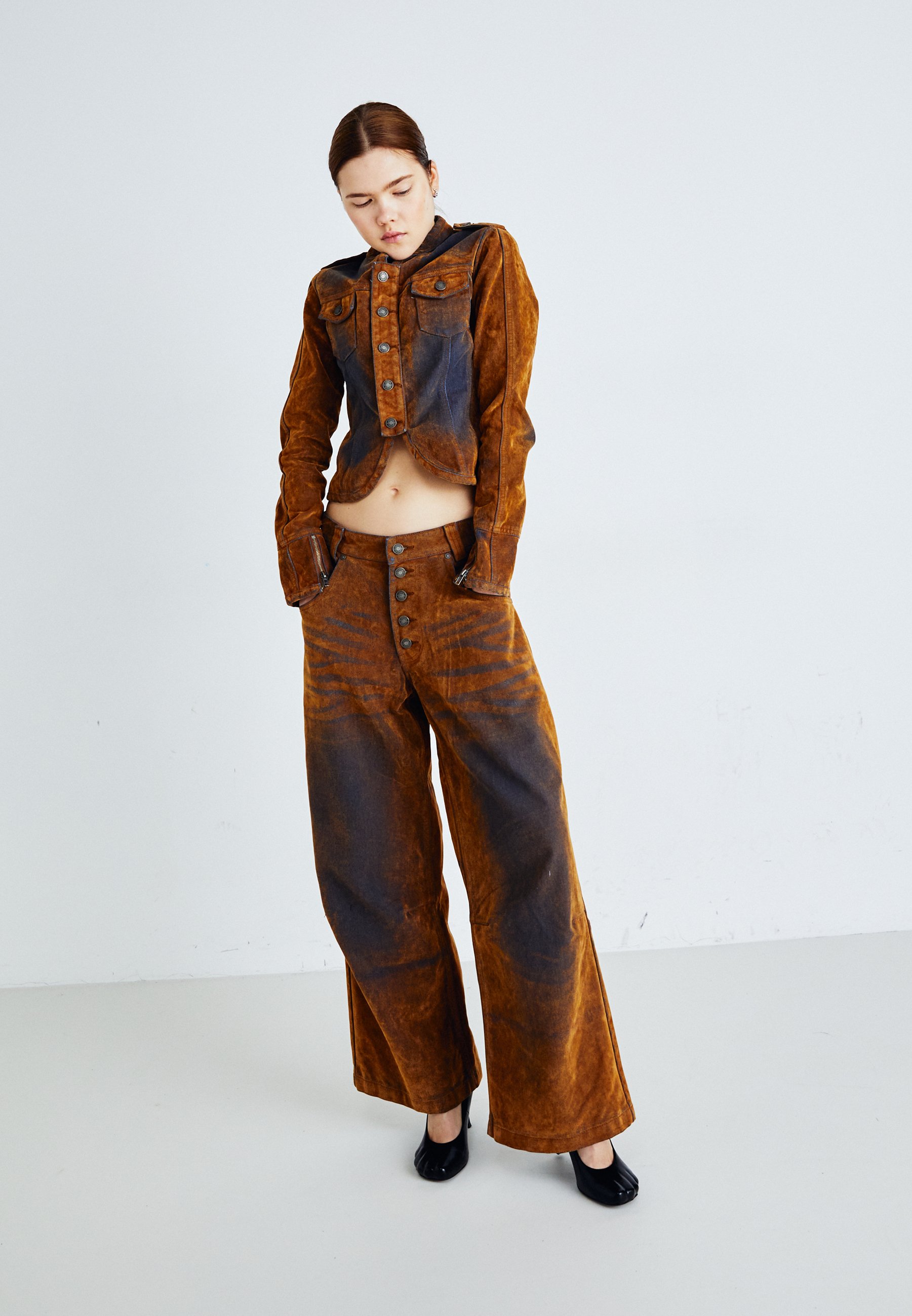 BURNOUT JEANS - Jeans a zampa