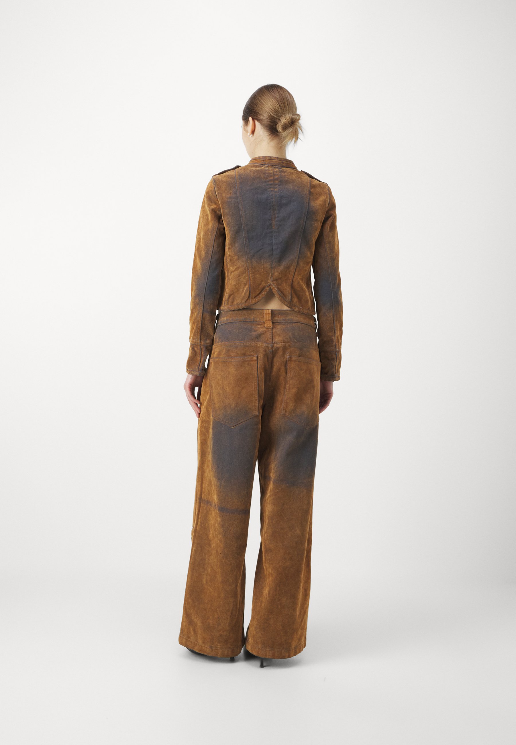 BURNOUT JEANS - Jeans a zampa