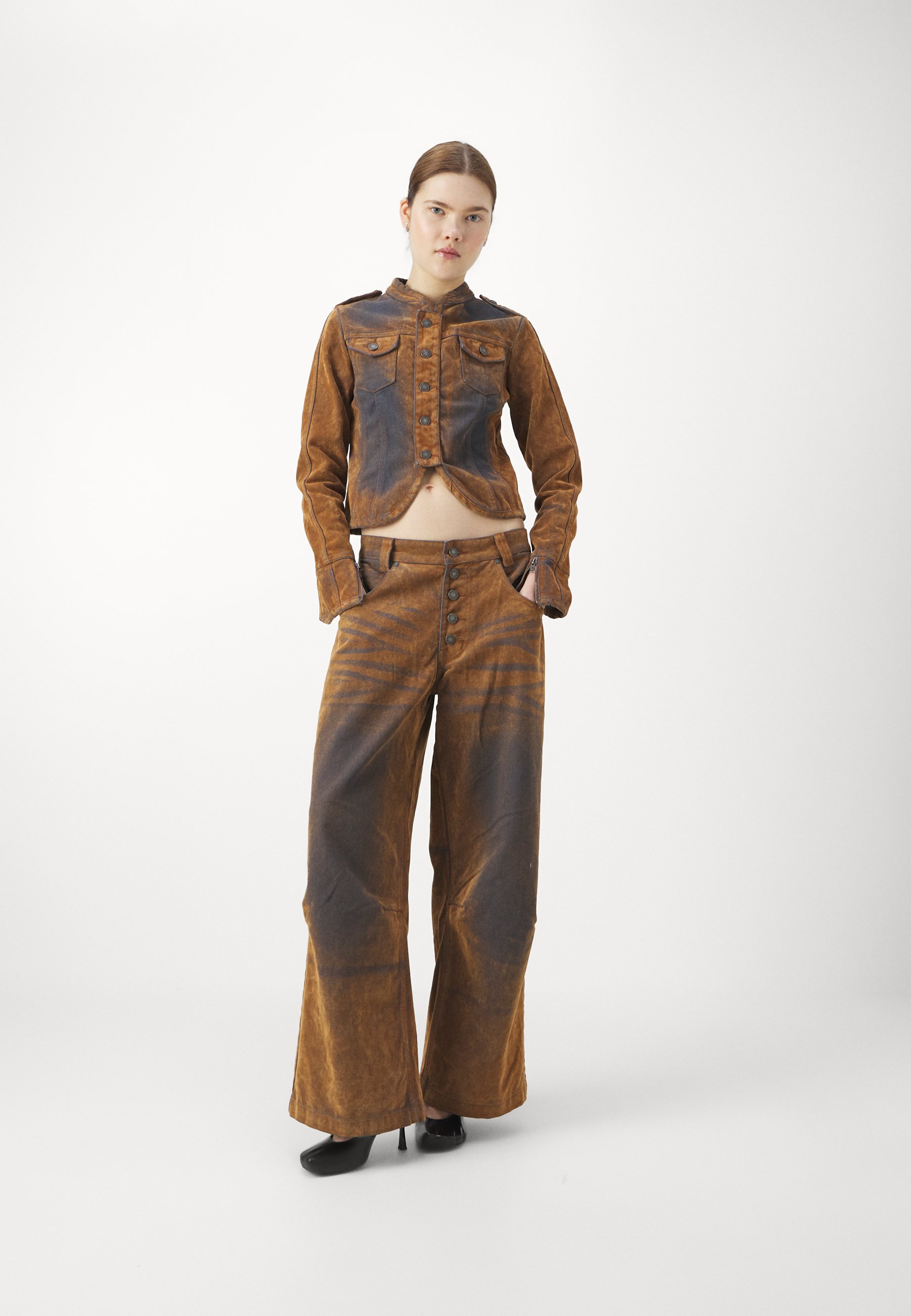 BURNOUT JEANS - Jeans a zampa