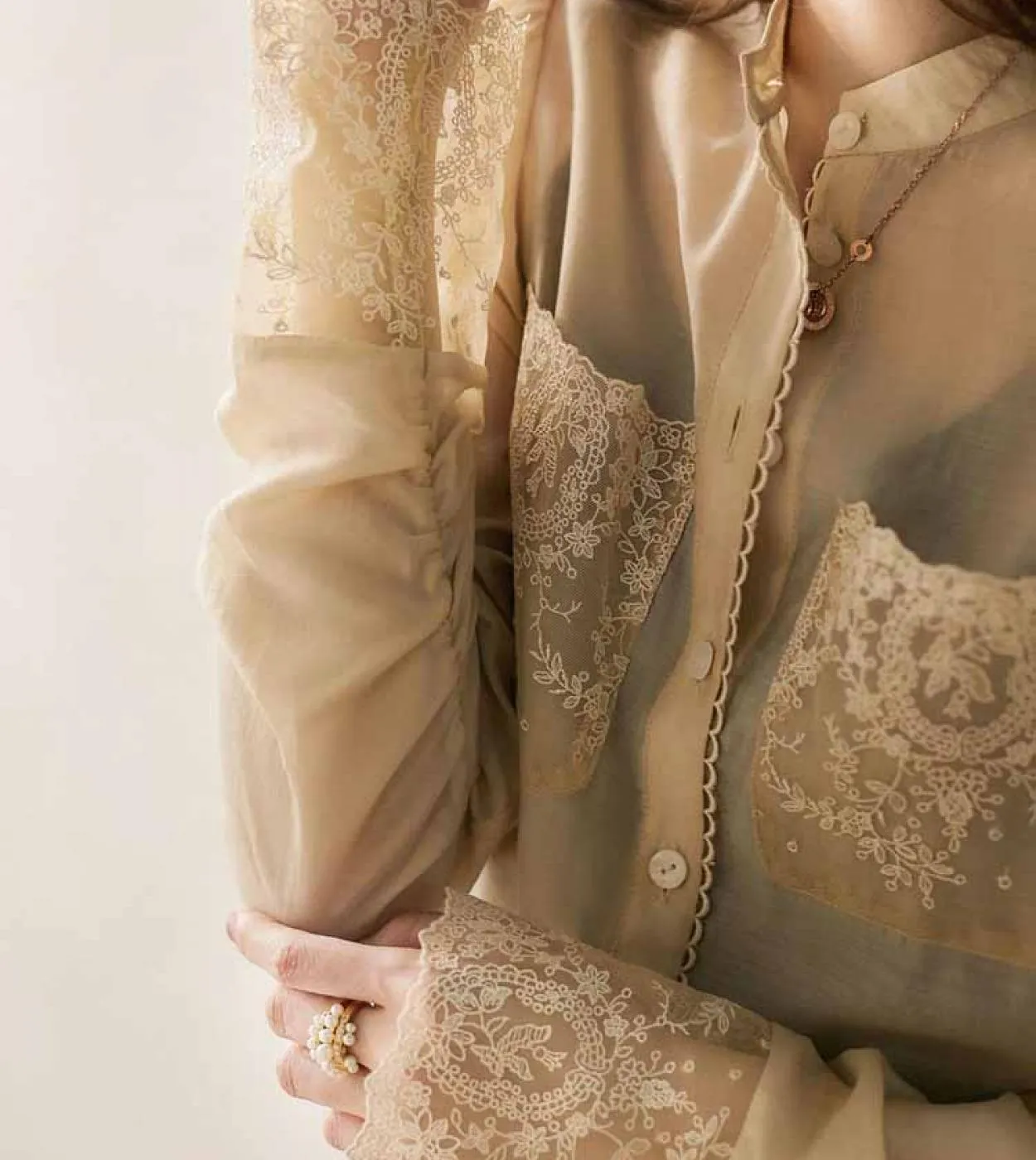 Camicette in chiffon con ricami in pizzo alla moda Elegante camicia da donna da ufficio con tasche Top da donna con bottoni Abit