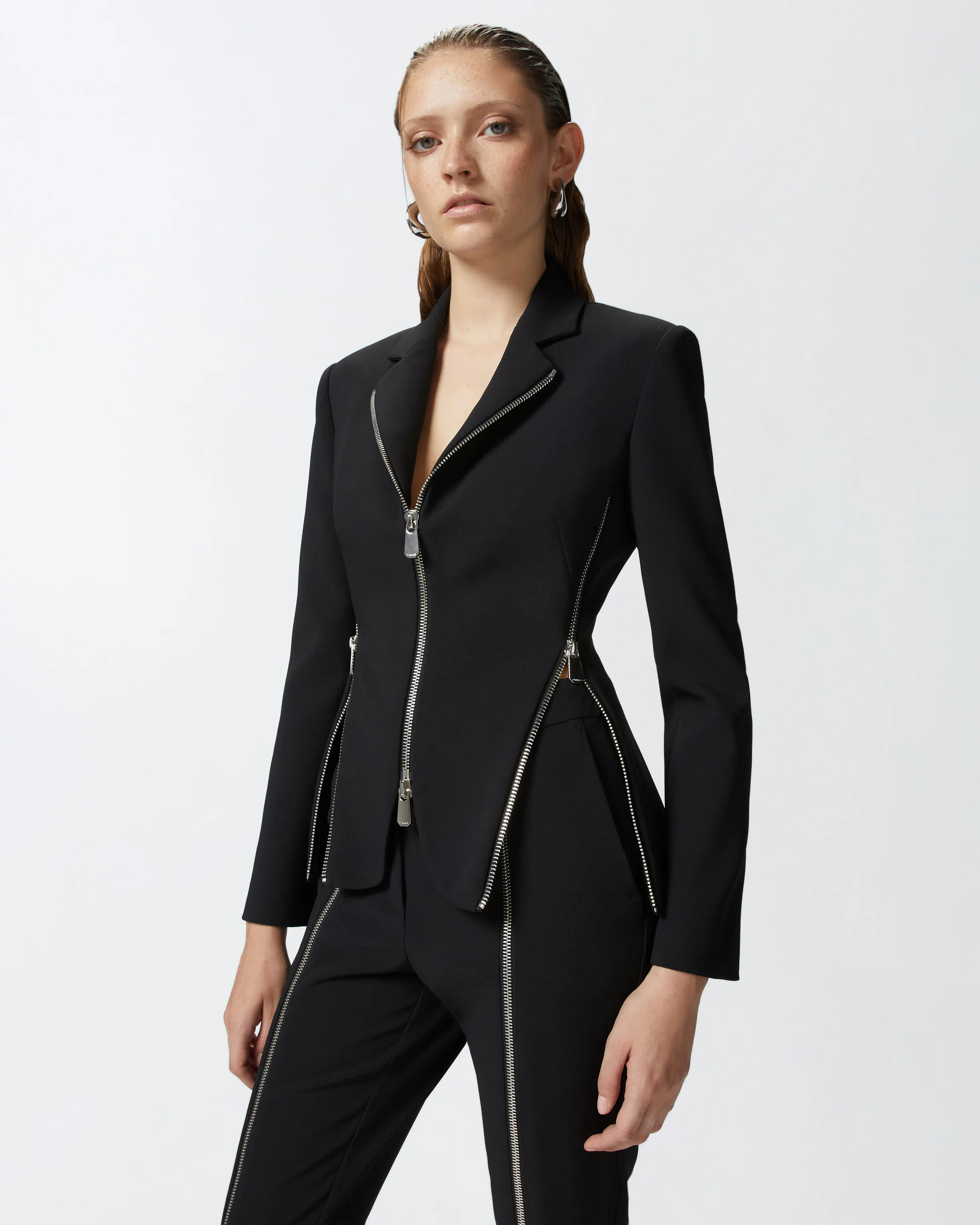  Giacca in tessuto crêpe con zip metalliche    