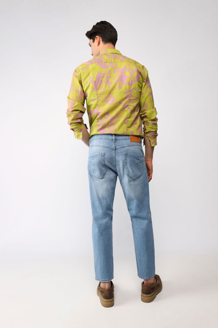 Jeans regular effetto délavé con cinque tasche