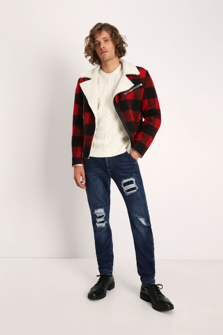 Jeans slim-fit con dettaglio strappi
