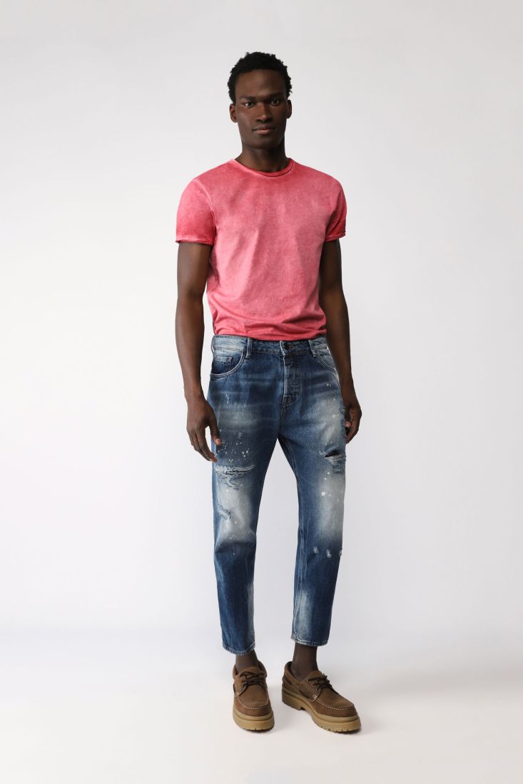 Jeans straight cropped effetto délavé con abrasioni