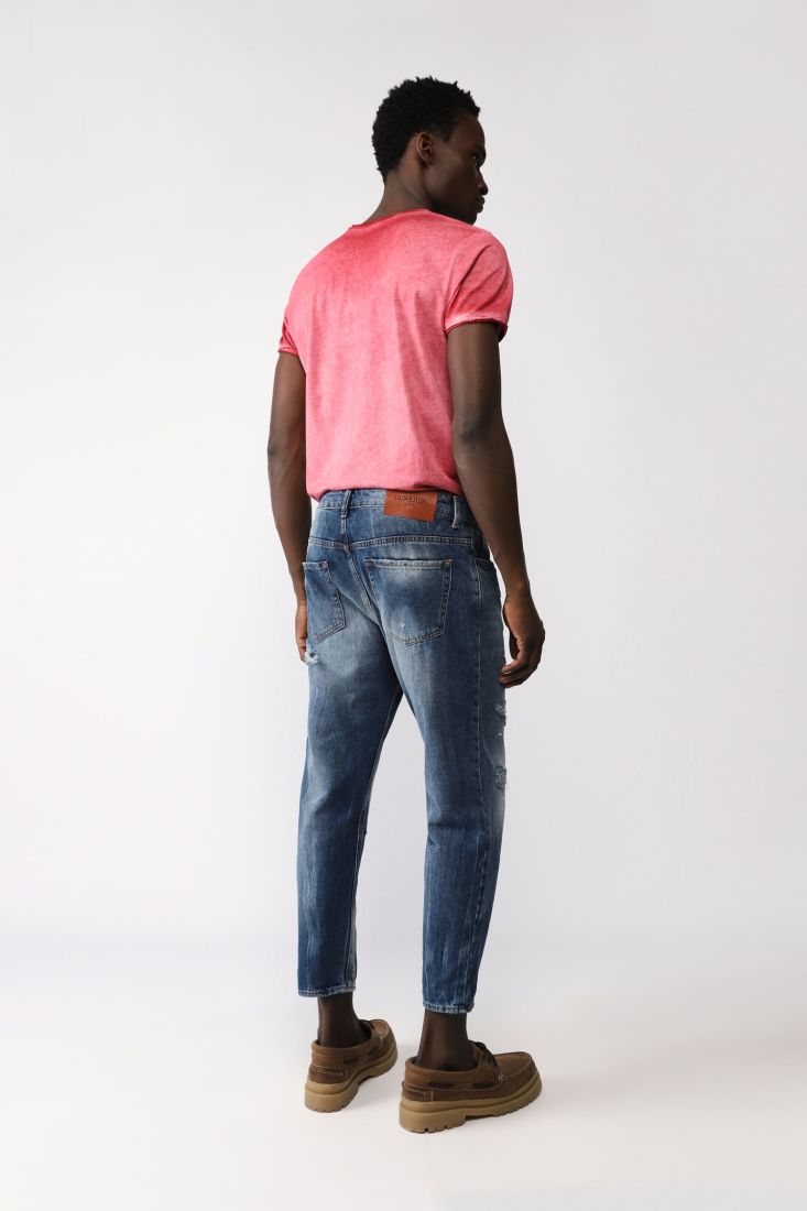 Jeans straight cropped effetto délavé con abrasioni
