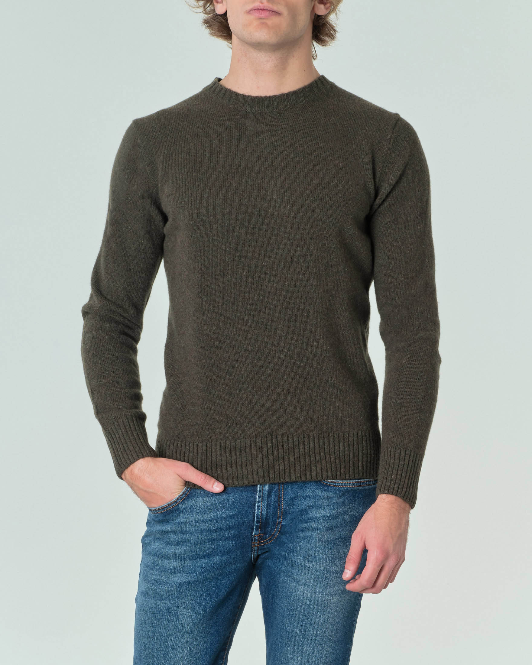 Maglione girocollo verde militare tinta unita in lana finezza 7