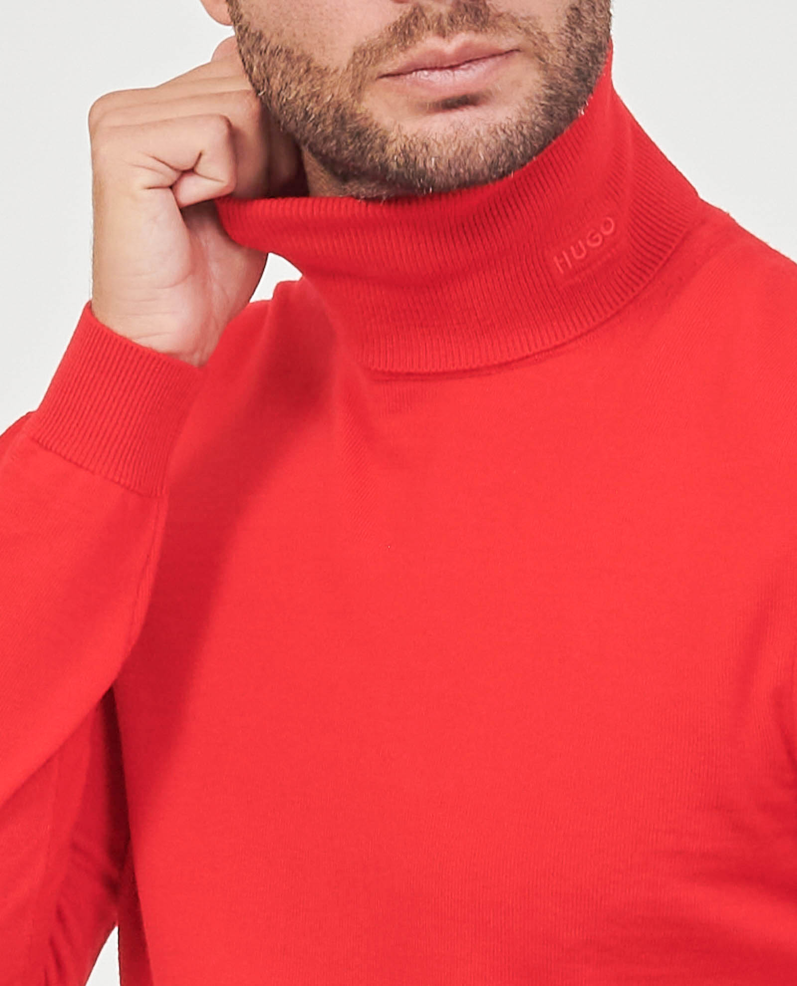 Maglione Hugo Boss slim fit a collo alto in lana vergine