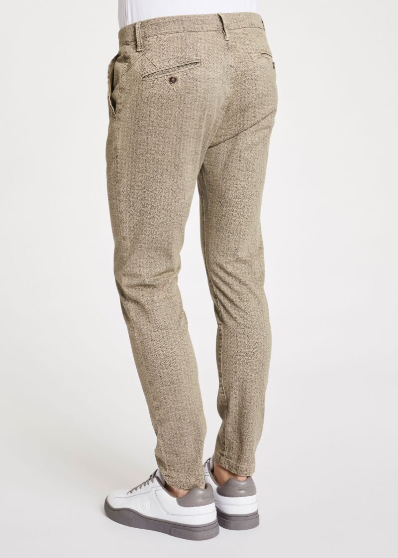 Pantaloni chino in cotone