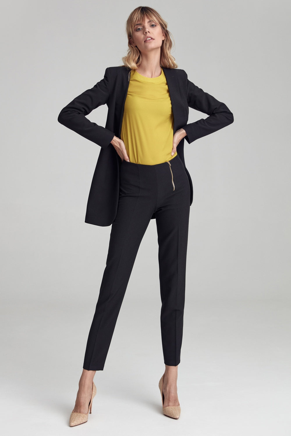 Pantaloni da donna model 149388 Nife