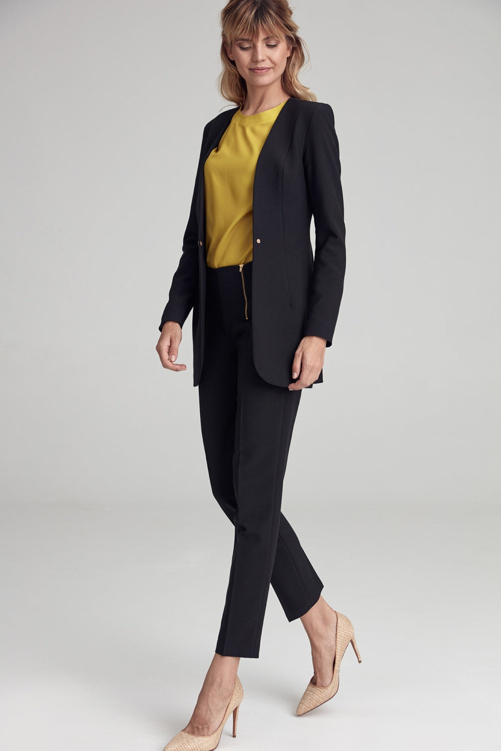Pantaloni da donna model 149388 Nife