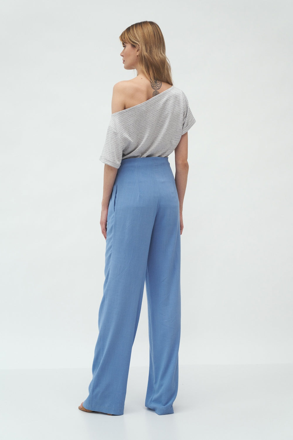 Pantaloni da donna model 153690 Nife