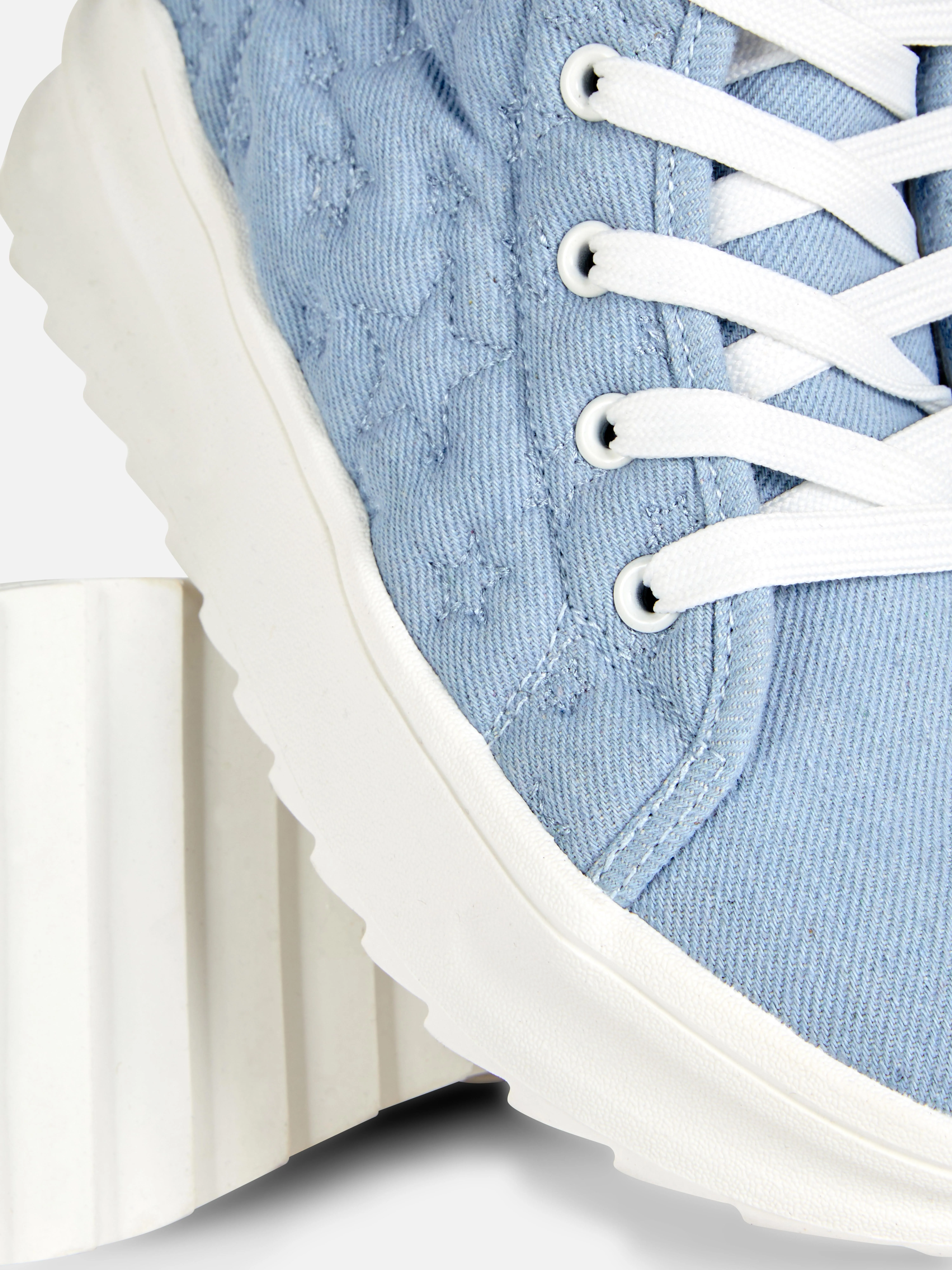 Scarpe da ginnastica alte con stelle e suola spessa